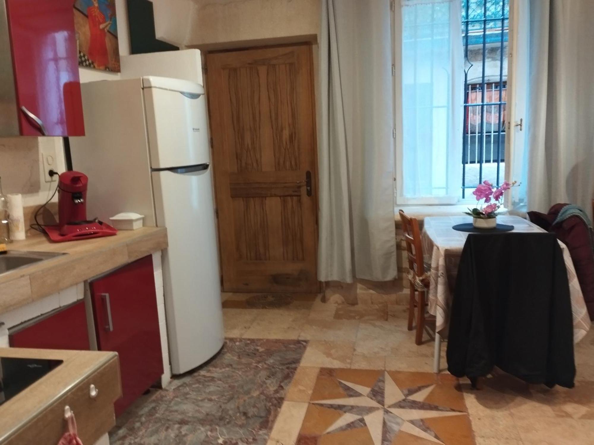 Tres Bel Appartement Cosy Et Chaleureux A Nîmes Exteriér fotografie