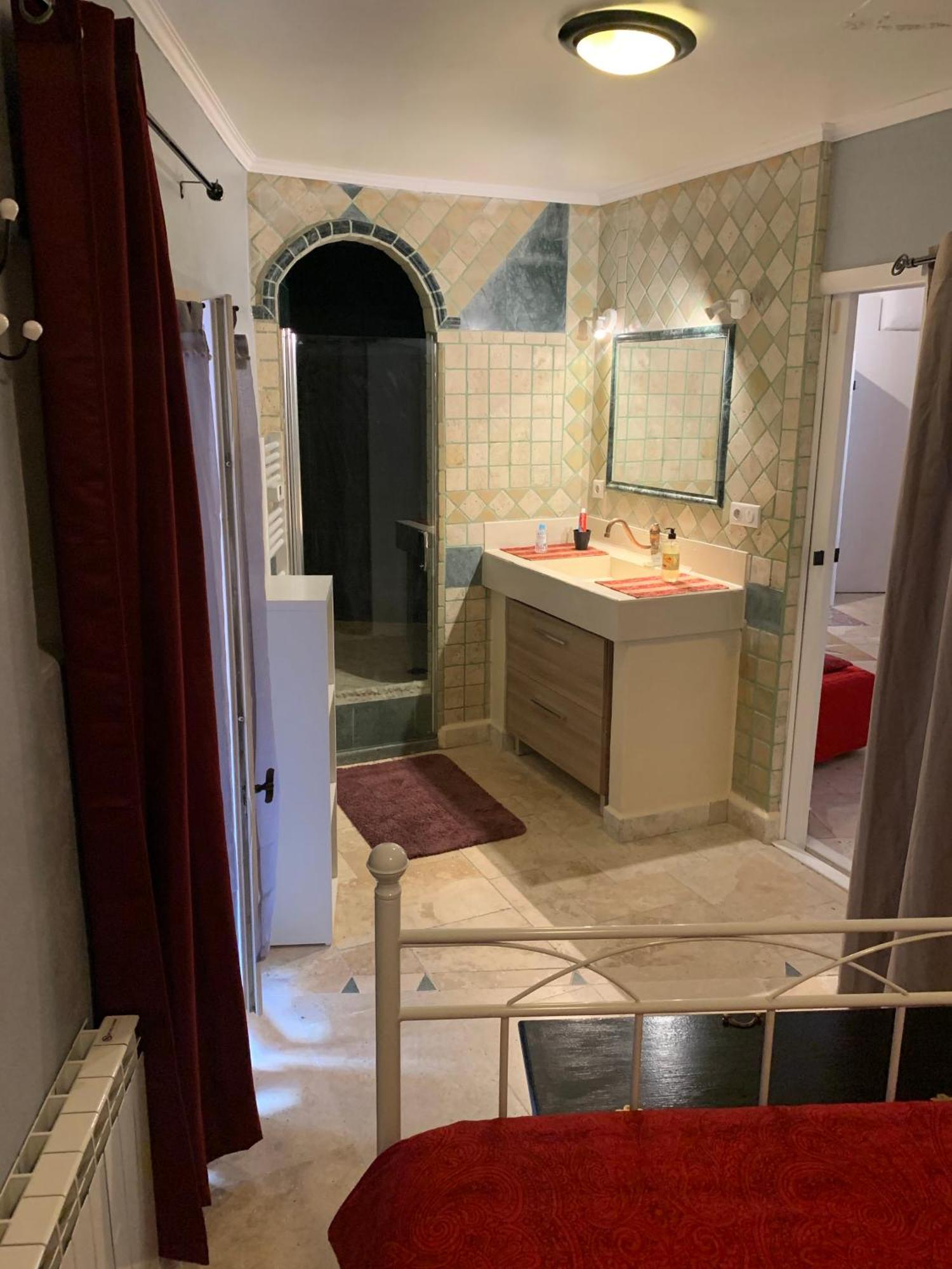 Tres Bel Appartement Cosy Et Chaleureux A Nîmes Exteriér fotografie